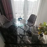 новобудова сам центр вул шевченка 60 оперний 10хв Apartment *