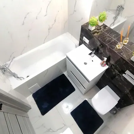 новобудова сам центр вул шевченка 60 оперний 10хв 利沃夫