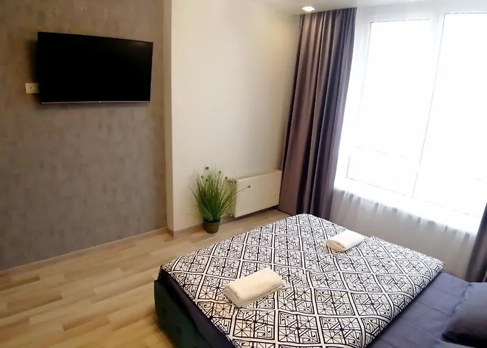 новобудова сам центр вул шевченка 60 оперний 10хв 利沃夫