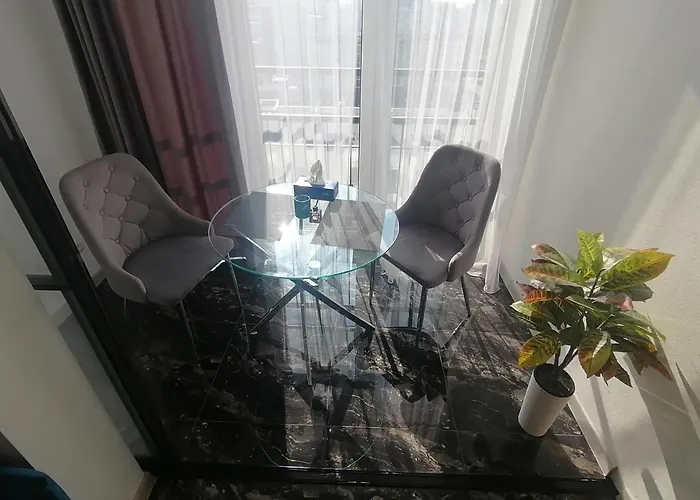 новобудова сам центр вул шевченка 60 оперний 10хв Apartment *