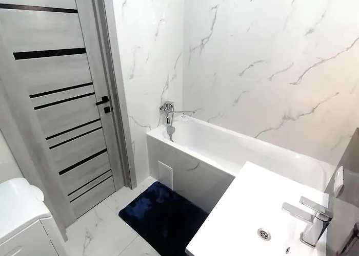 новобудова сам центр вул шевченка 60 оперний 10хв 利沃夫