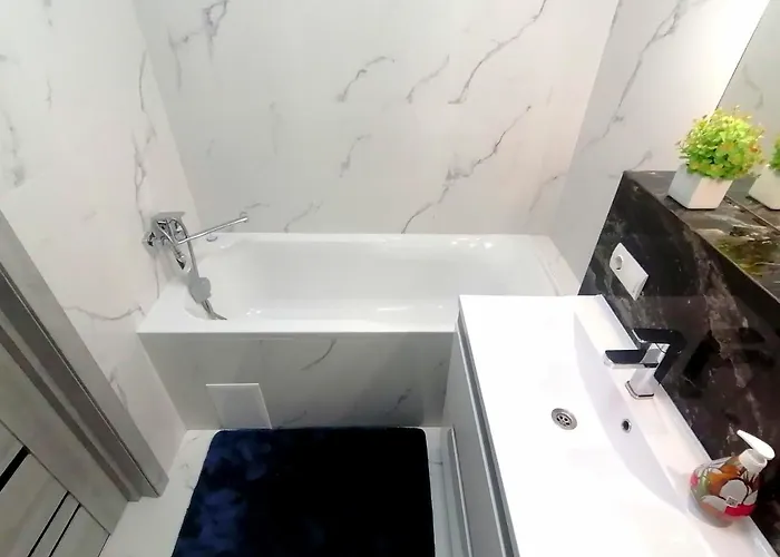 новобудова сам центр вул шевченка 60 оперний 10хв 利沃夫